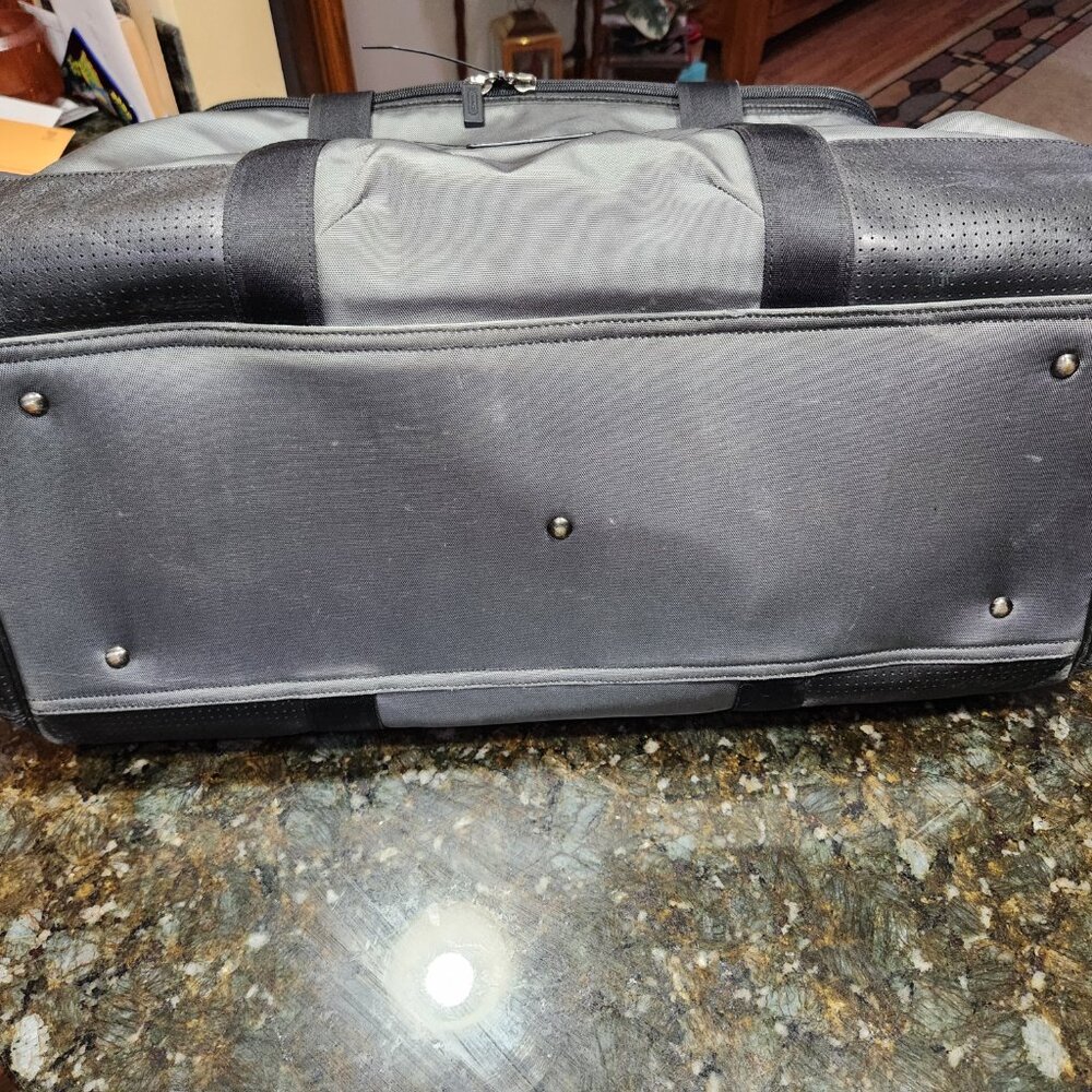 Large 24" COACH duffle travel cabin carryon gym bag nylon and leather with strap - Picture 12 of 14